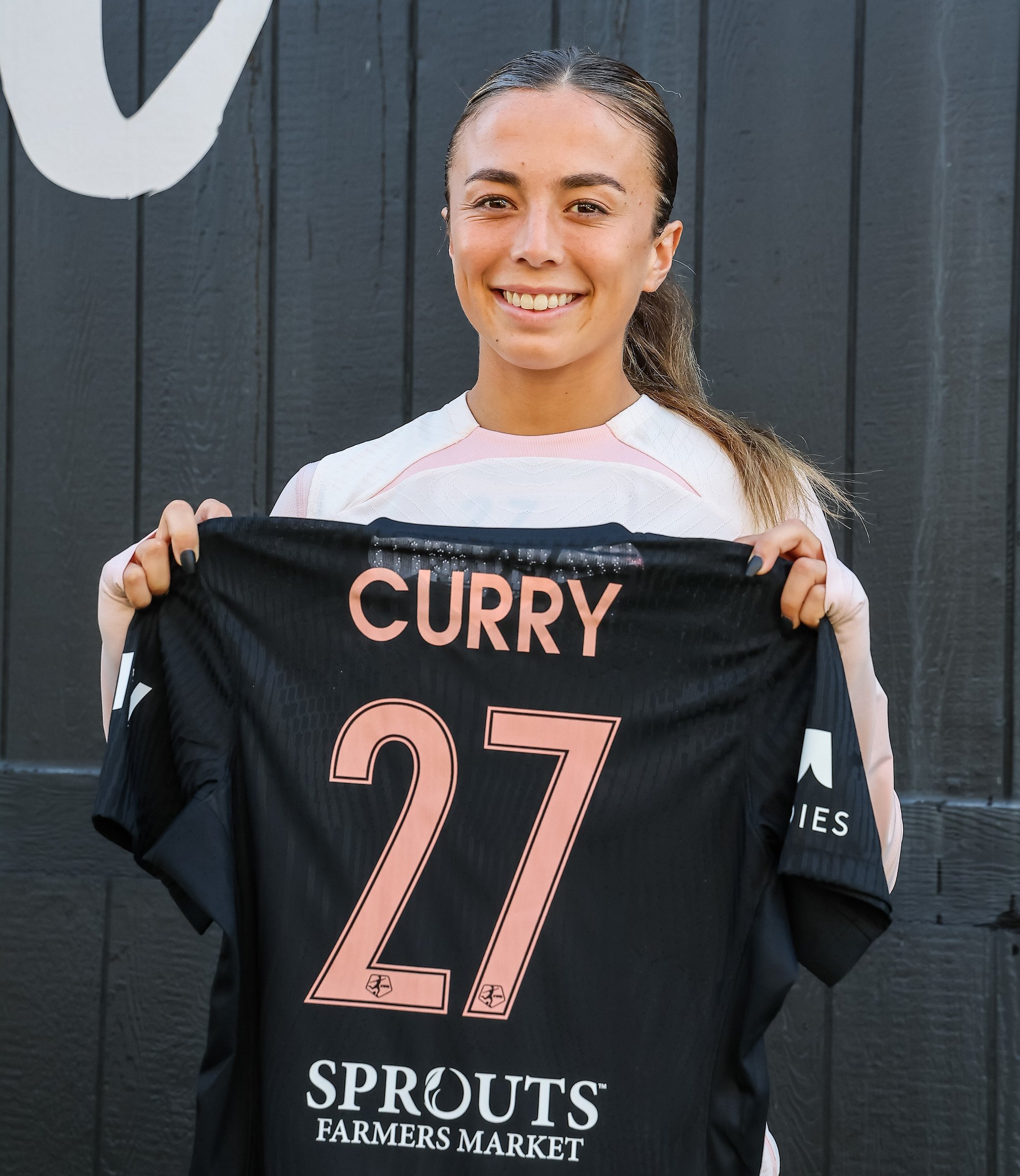 Angel City Signs 2024 NWSL Draft Pick Madison Curry